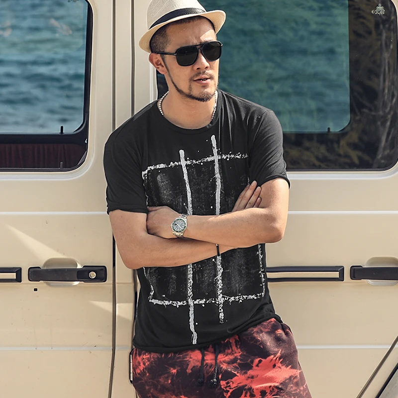 Мужская футболка с короткими рукавами однотонная Приталенная дырками для