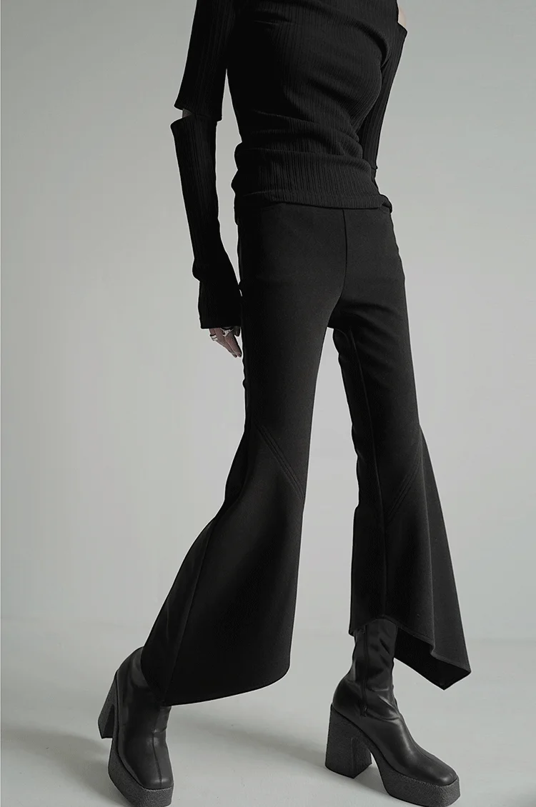 

Женские демисезонные расклешенные брюки 2022