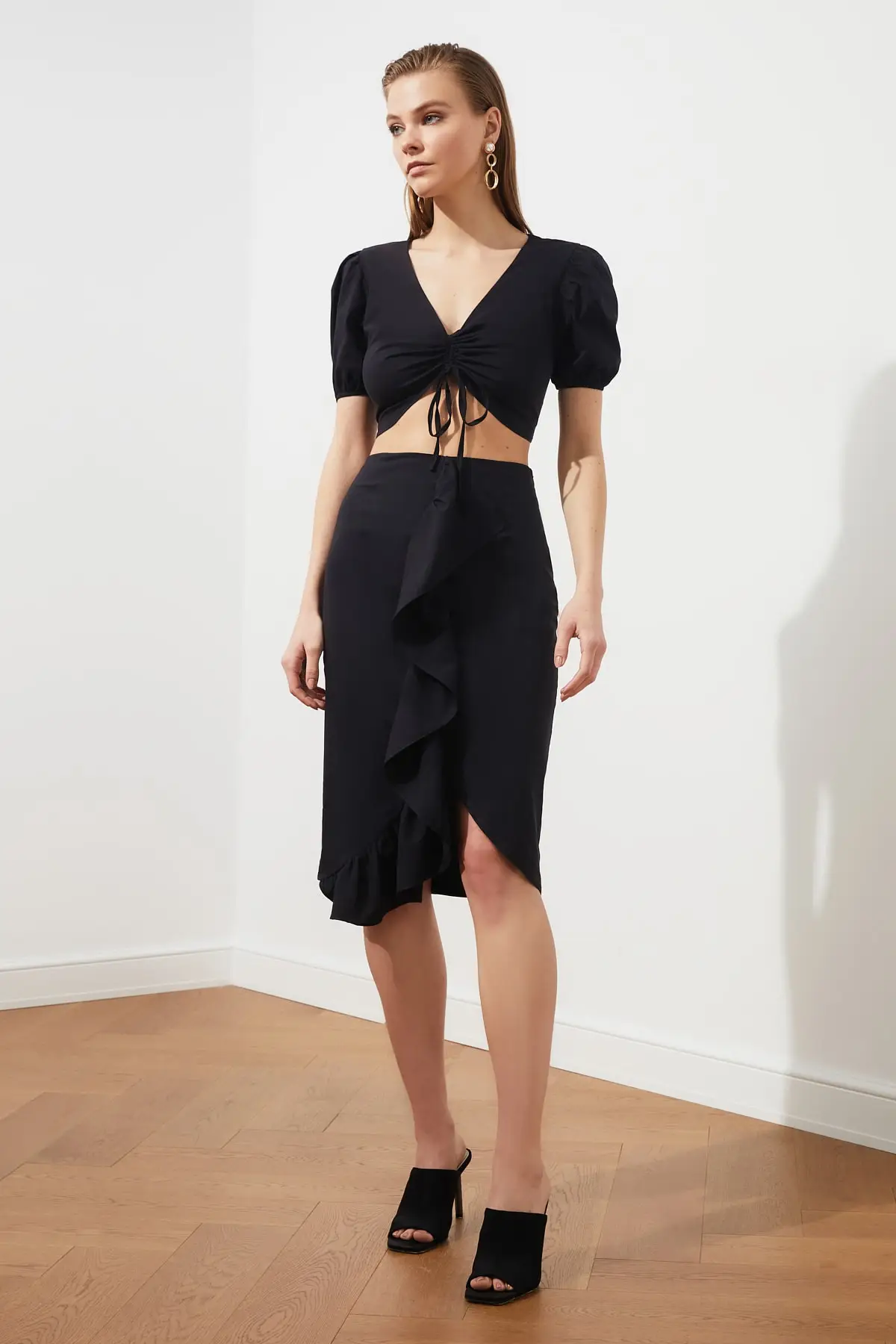 

Trendyol Detail at Waist Skirt TPRSS21ET0252