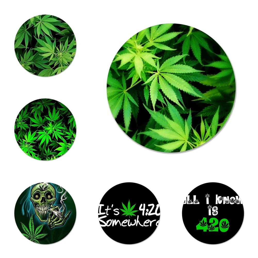 

58mm Smoking 420 Couples Icons Pins Badge Decoration Brooches Metal Badges For Clothes Backpack Decoration