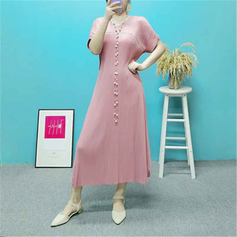 

Fashion Miyake pleated plus size dress 2020 spring new women's over-the-knee long slim fit was thin and western style dress