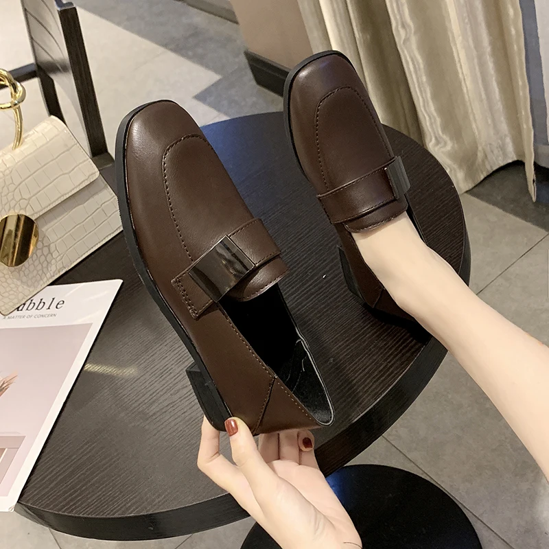 

Round toe loafers New Women Flats Woman Loafers Leather Female Shoes Slip Women's Shoe Metal decoration Sweet 2019 U15-37
