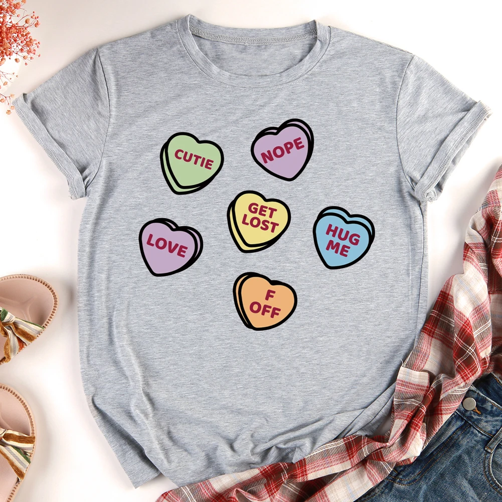 

Candy Hearts Print T-shirt Love Hug Me Neutral Casual Tops Tee Valentine Day Gift for Women Men S-XXXL