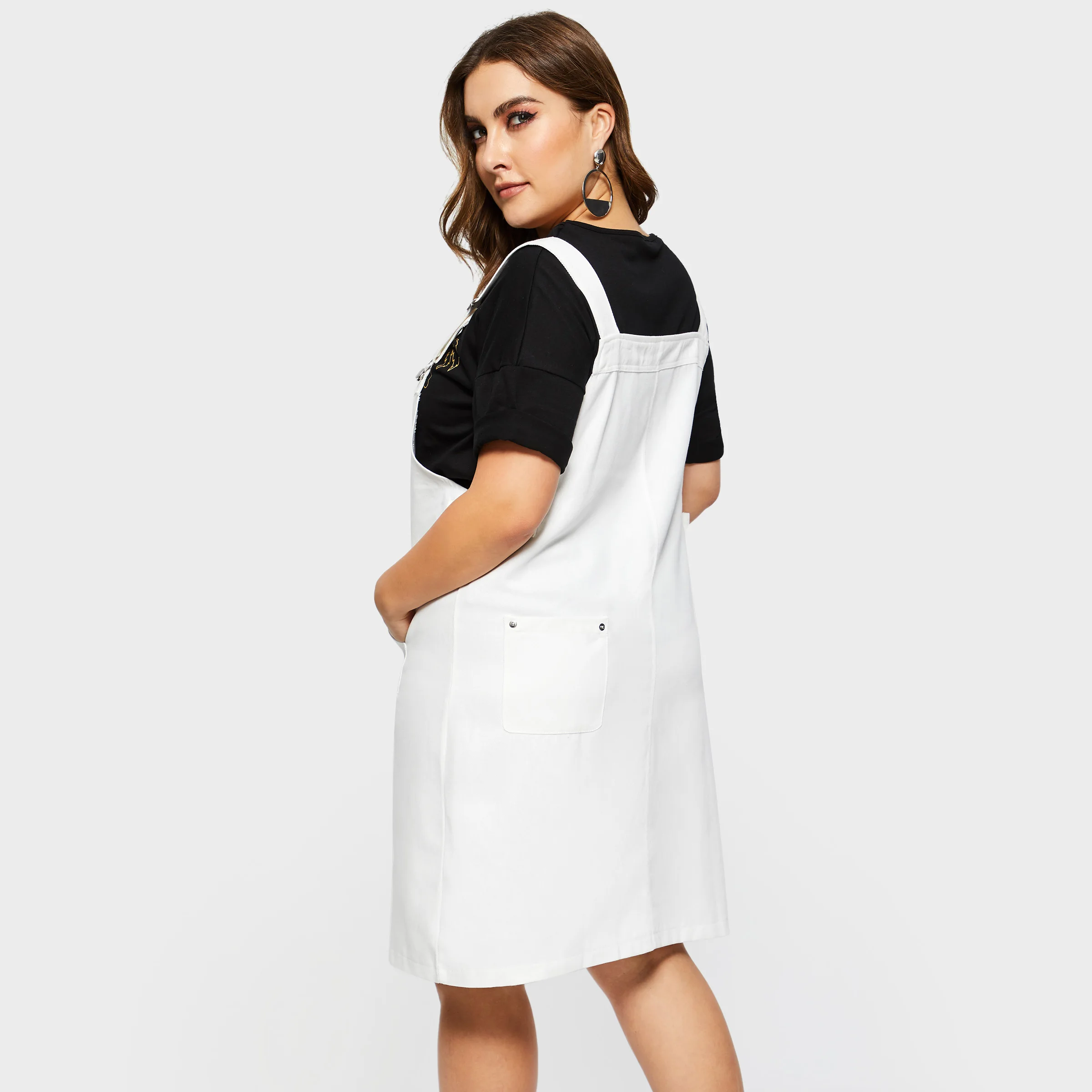 Женские джинсовые платья белые простые повседневные уличные размера плюс