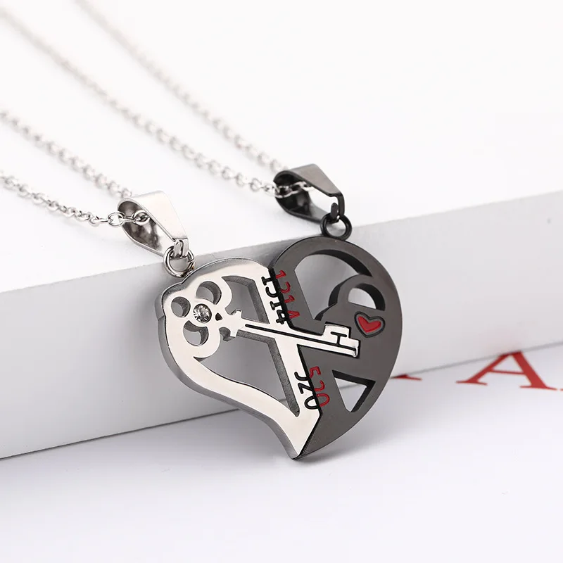 

European And American Fashion Key Stitching Couple Pendant Valentine's Day Gift New Wild Creative Love Suit Necklace 2021