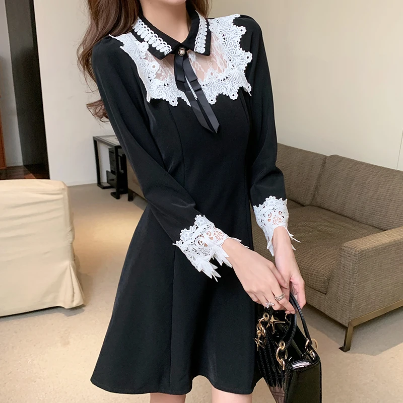 

2021 New Spring Slim Waist Retro Heavy Embroidery Stitching Dress