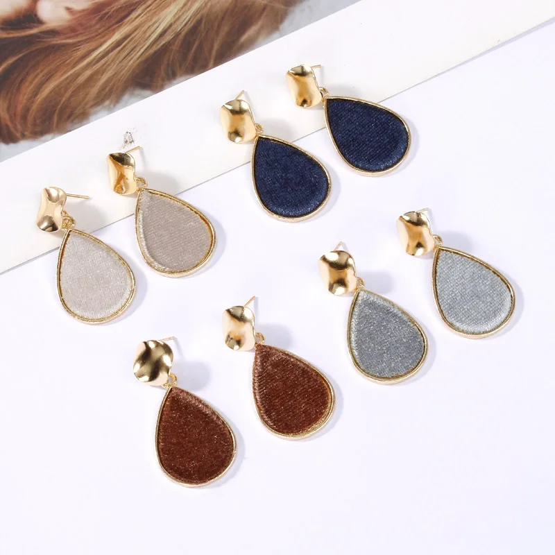 Модные простые серьги в форме капли инкрустированные плюшевые ретро темперамент