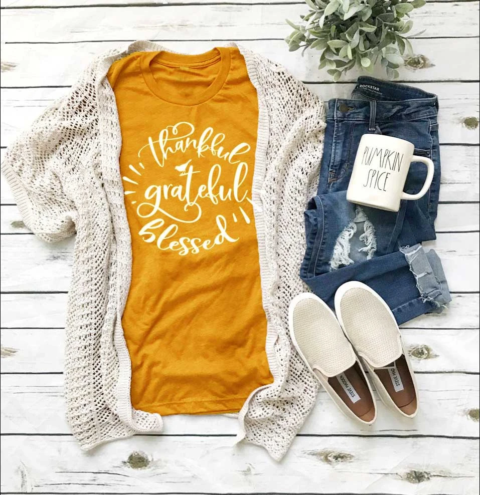 

Thankful and blessed shirt thanksgiving shirt turkey t-shirt graphic women fashion holiday gift for family tees t shirt K838