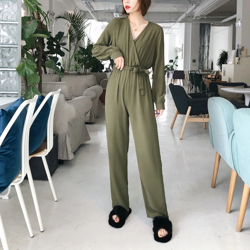 Женский комбинезон на весну и осень повседневный однотонный с v образным вырезом