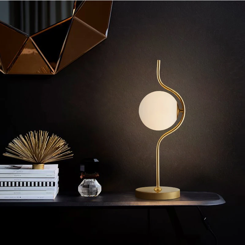 Скандинавская креативная светодиодная маленькая настольная лампа для спальни
