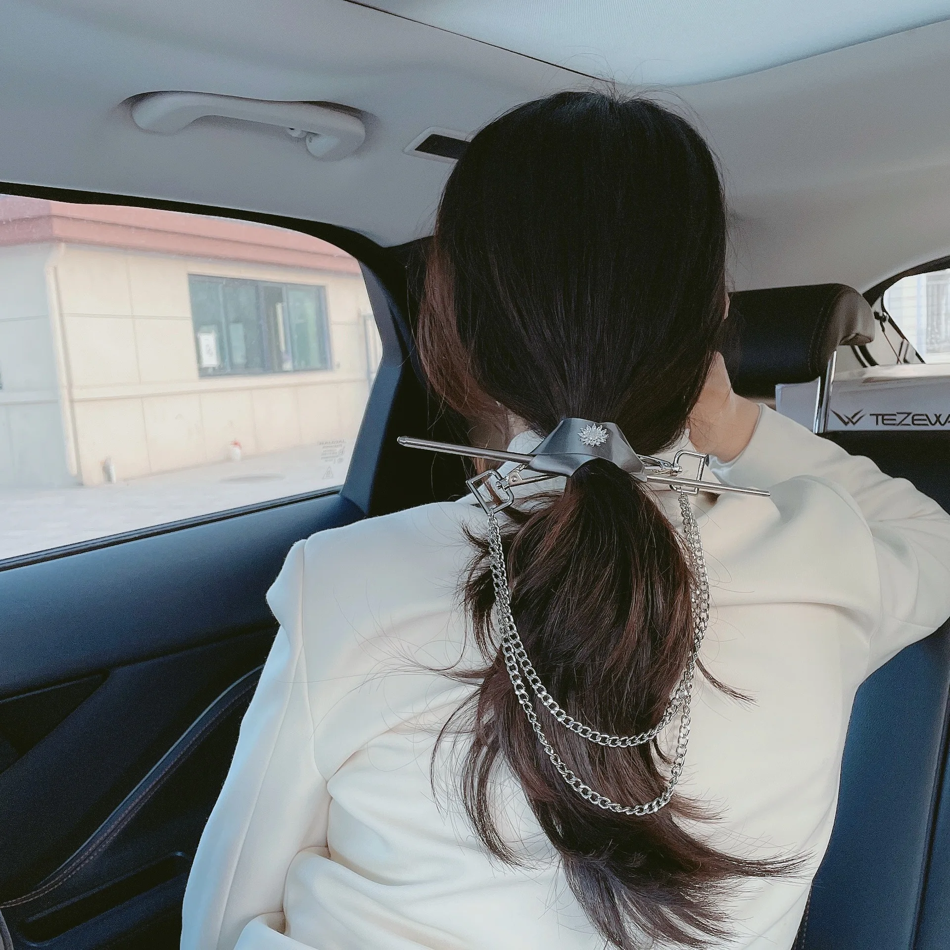 

Ins/Новинка, украшенные цепочкой, мигающая карта шпилька японский холодной Стиль интернет-знаменитость одной и той же головные уборы для жен...