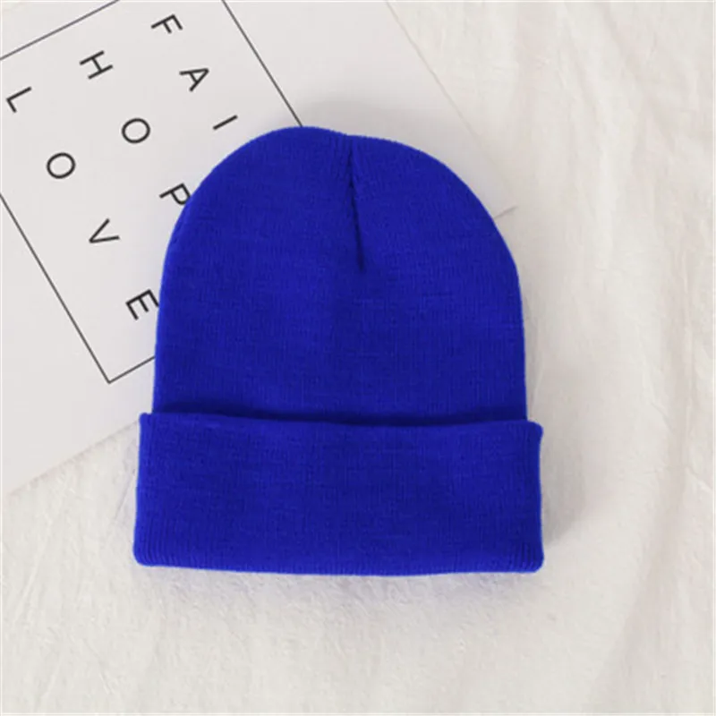 Dark blue Зимние шапки бини, вязаная одноцветная Милая шапка для девочек, осенняя Женская шапочка, теплая шапка, Женская однотонная Повседневная шапка унисекс, новинка - Цвет: Dark blue
