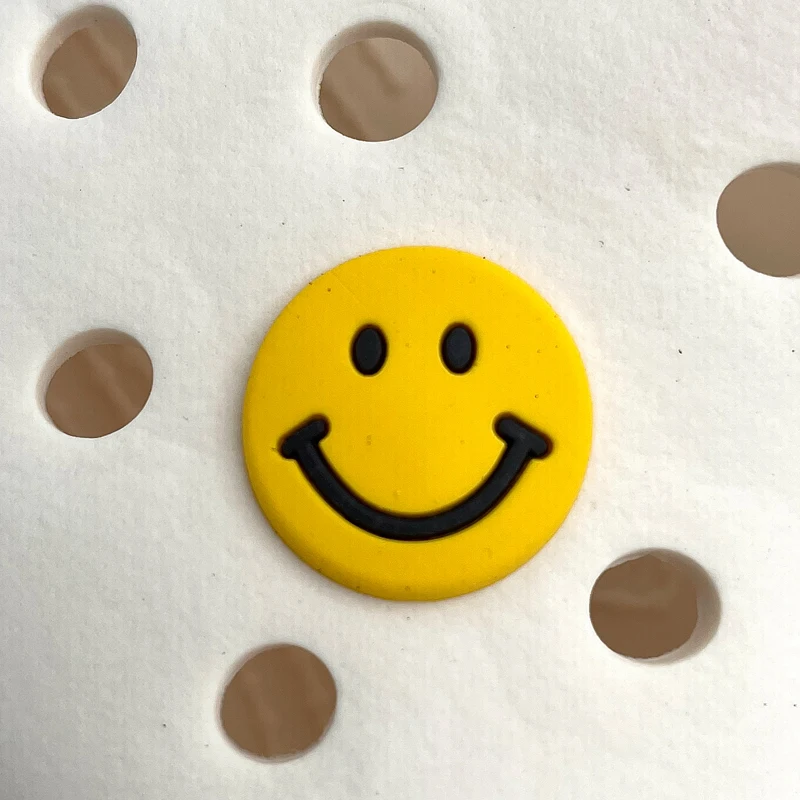 1Pcs Kawaii Cartoon Smiley Face PVC Shoe Charms DIY Decoration Accessories For Fit Women Croc Jibz Clog Shoe Buckle Kids Gift
