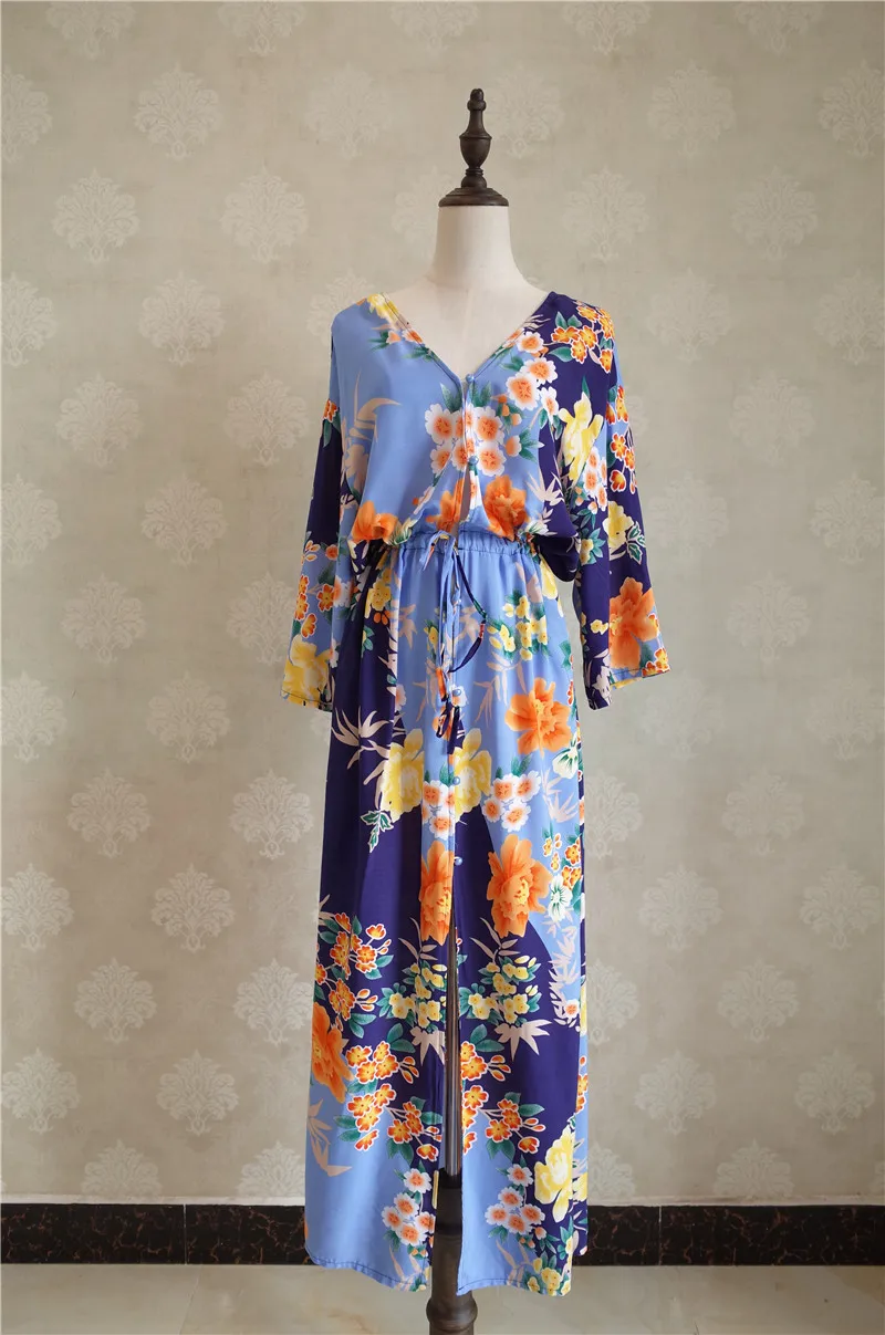 Женское асимметричное пляжное платье-туника с v-образным вырезом и рукавом три