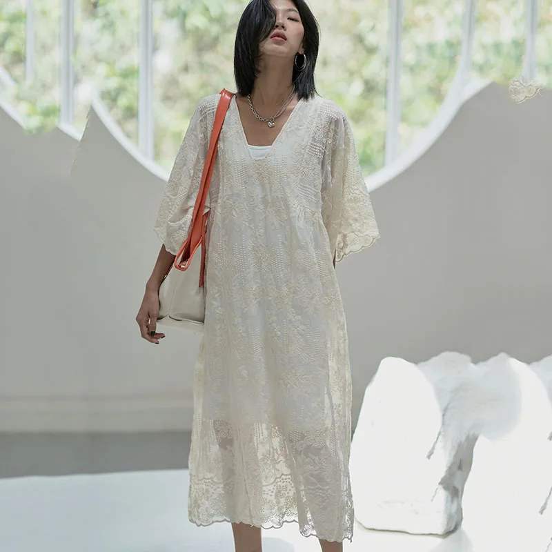 

SeeBeautiful Simple Embroidery Oeverknee Loose Dress V-neck Half Sleeve Perspective Women Summer 2021 New Fashion G004