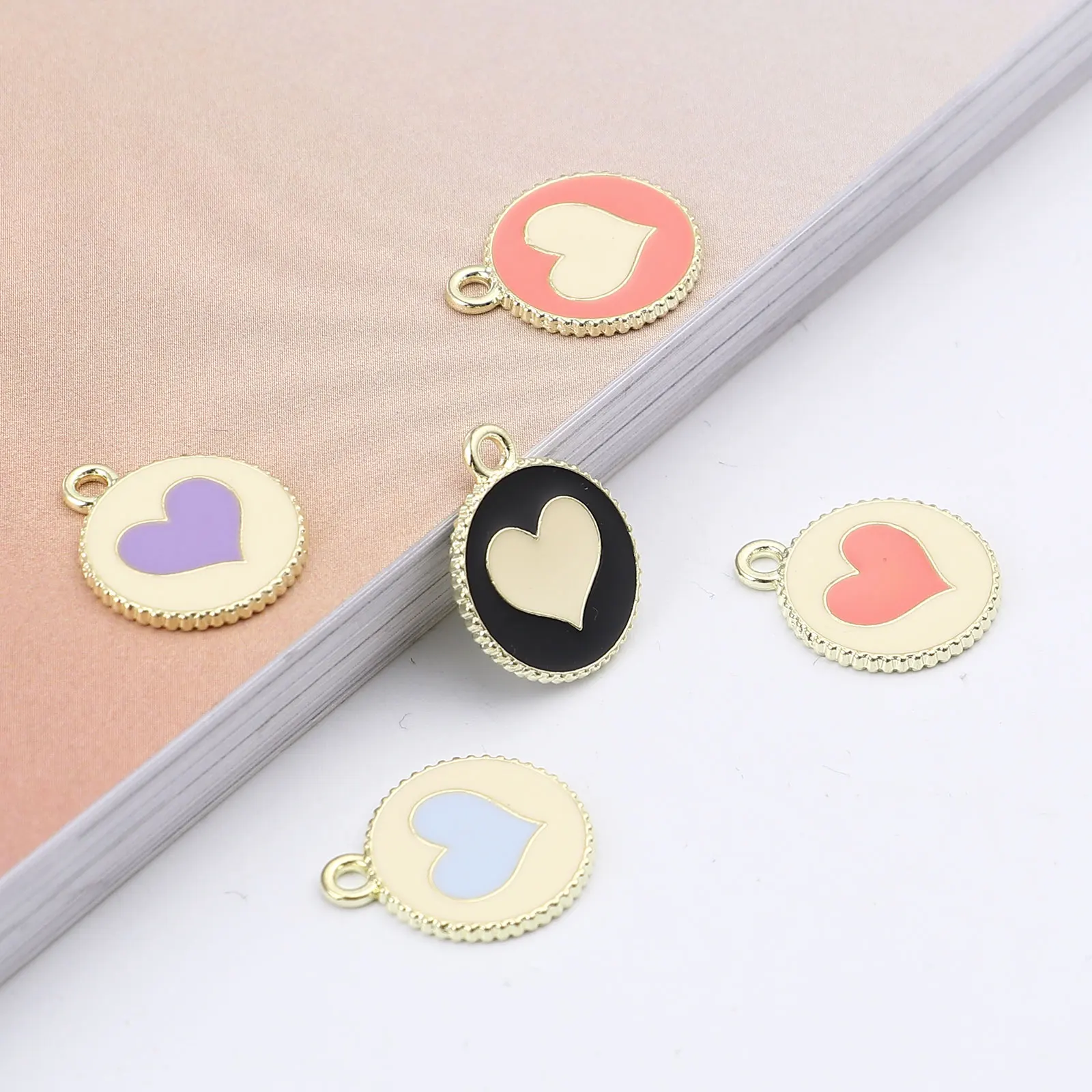 

20PCs/Lot Valentine's Day Charms Round Shape With Cute Heart Multicolor Enamel Charm Pendants For Women's Gifts jewelry Making
