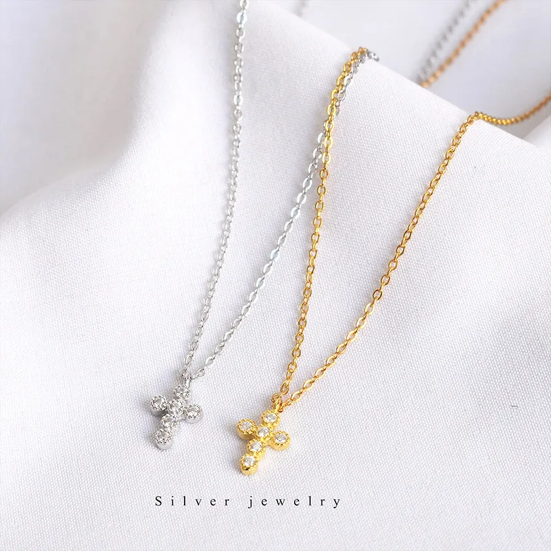 

Кулон Мини-крест из серебра 925 пробы с фианитами, Минималистичная индивидуальность, женские модели, ювелирные изделия до ключиц с цепочкой