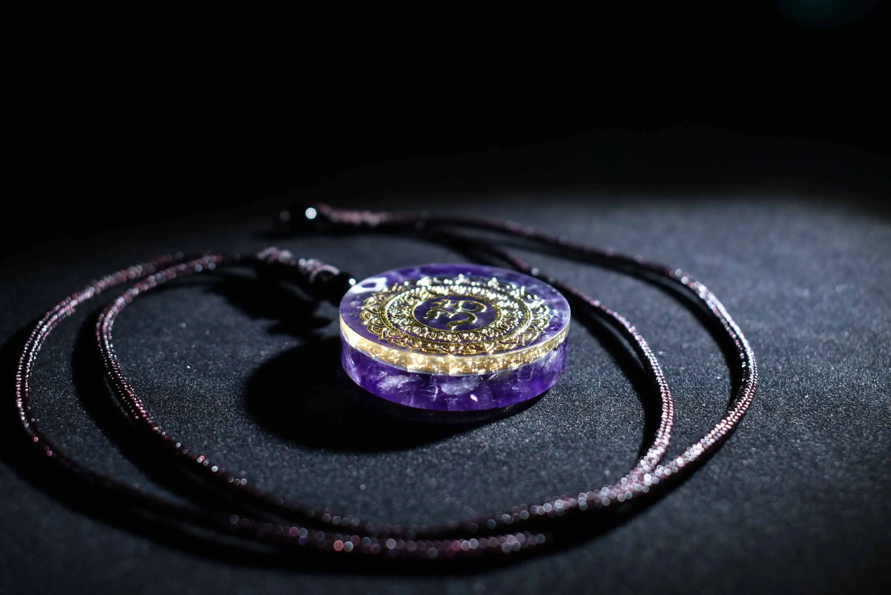 

35mm Orgone pendant Natural Amethyst crystal gravel pendant seven chakra energy healing crystals chakra necklace