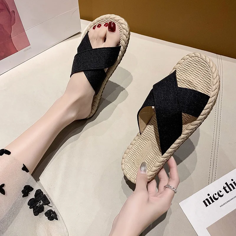 

Slippers Women Summer Flat Shoes Female Luxury Slides Pantofle Designer 2021 Beach Soft PU Basic Rome Fashion Slippers Women Sum