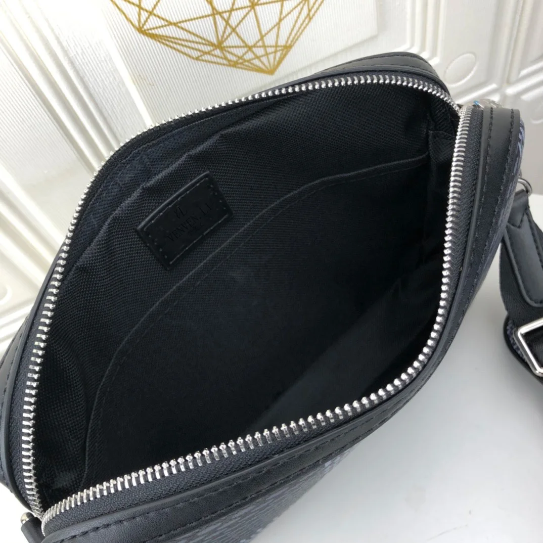 

2021 New men's casual one-shoulder messenger bag classic black mesh three-piece canvas messenger bag