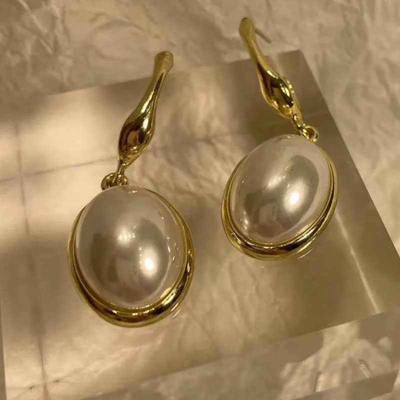 

Baroque Retro Pearl Pendant Earrings Women's Simple Fashion Trend Earrings