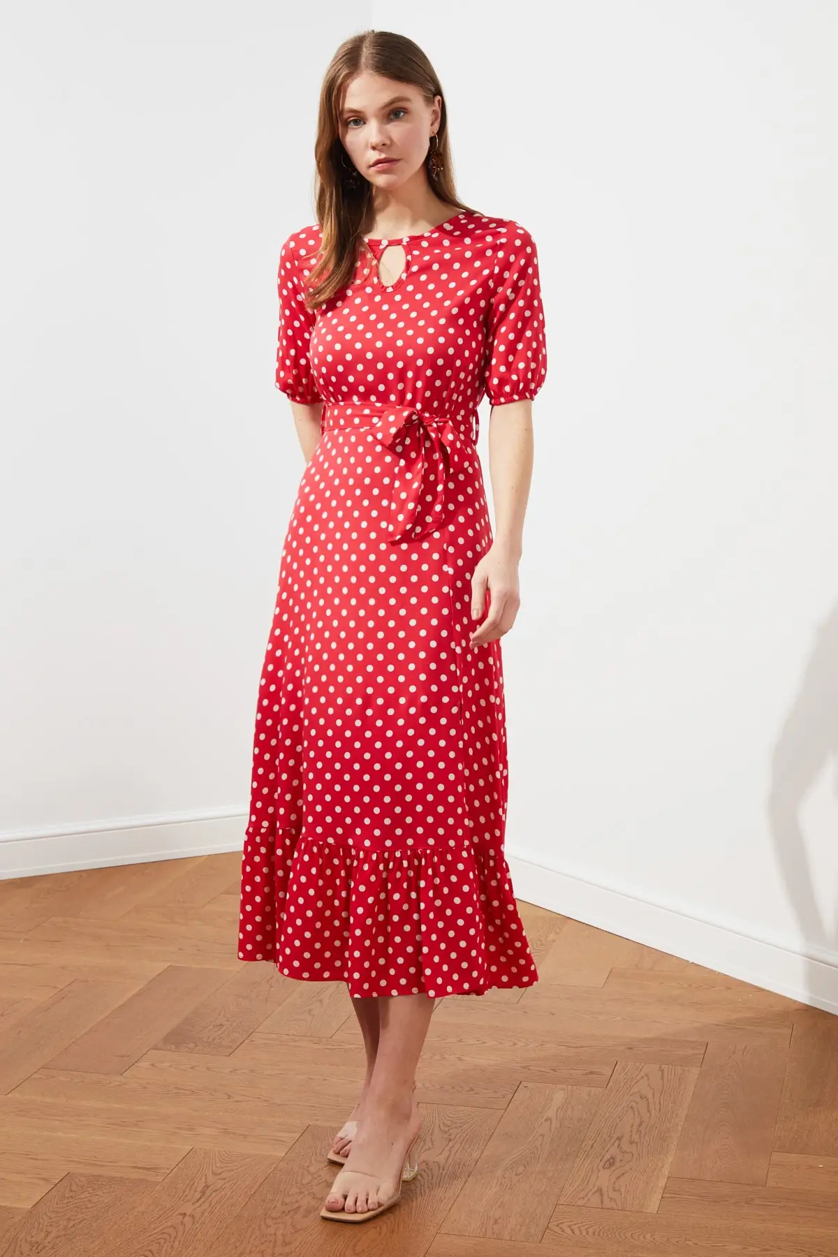 Trendyol платье в горошек с поясом TWOSS19XM0064|Женские платья| |