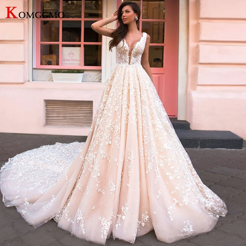 

Sexy Deep V-Neck Backless Appliques Tulle Wedding Dress Luxury Cathedral Train Pleat Bridal Gown Robe De SoirÃ©e De Mariage
