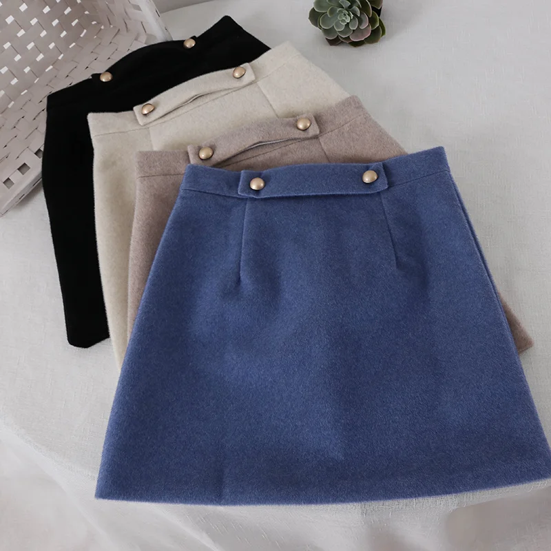 Женская юбка трапеция Lanon Однотонная трапециевидной формы длиной выше колена с