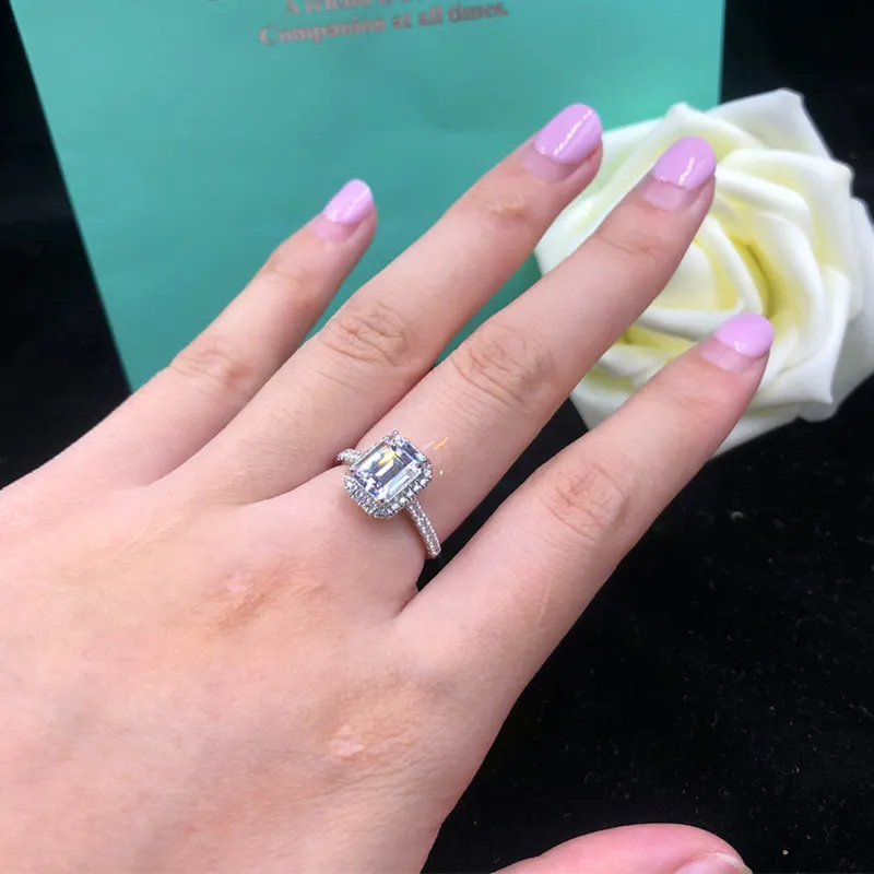 Комплект женских колец из серебра 925 пробы с имитацией бриллианта и квадратным