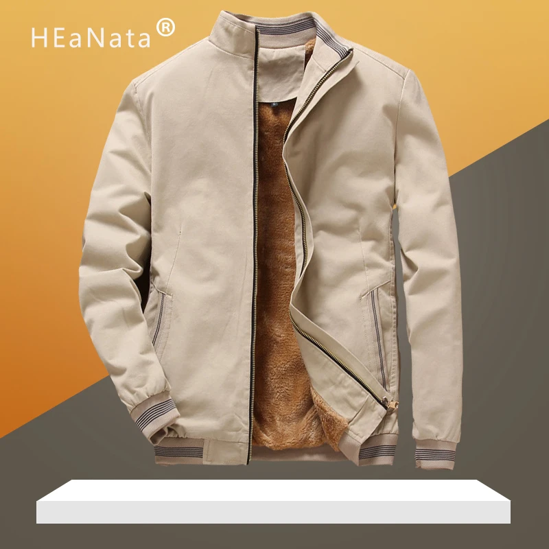 Мужская теплая куртка бомбер повседневная однотонная цвета хаки из плотного