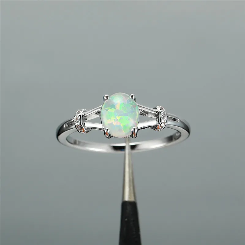 Милые женские маленькие кольца с голубым и белым огненным опалом обручальные