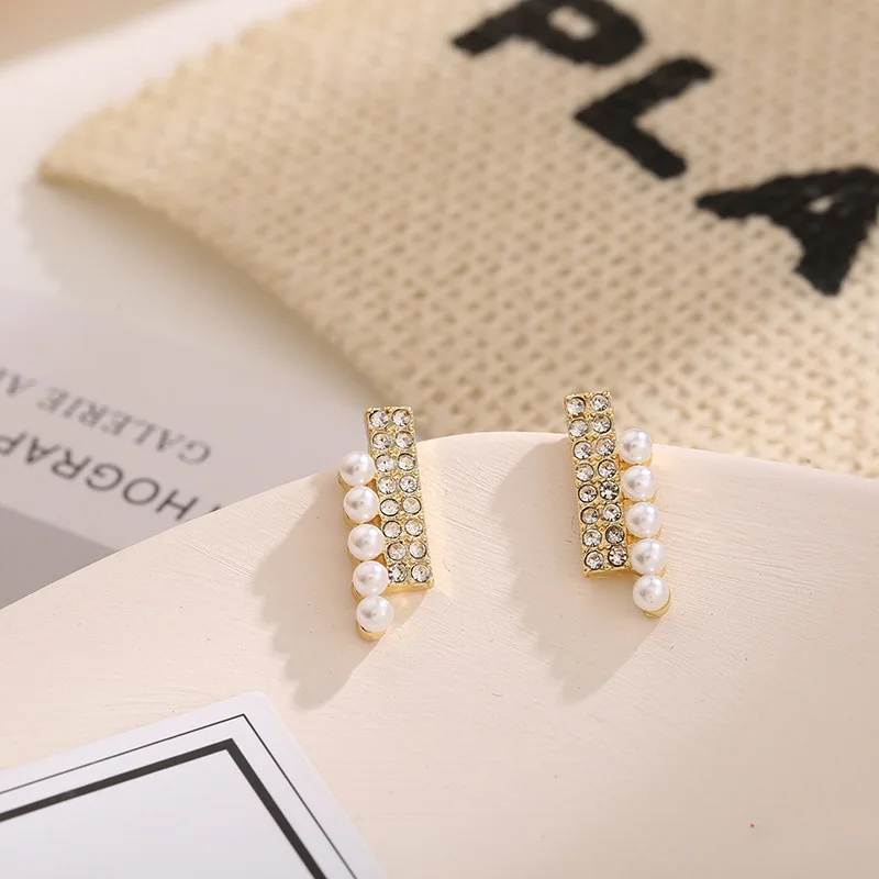 

New Fashion Simulated Pearls Rhinestone Crystal Geometric Stud Earrings for Women Elegant Party Bijoux Brincos Jewelry