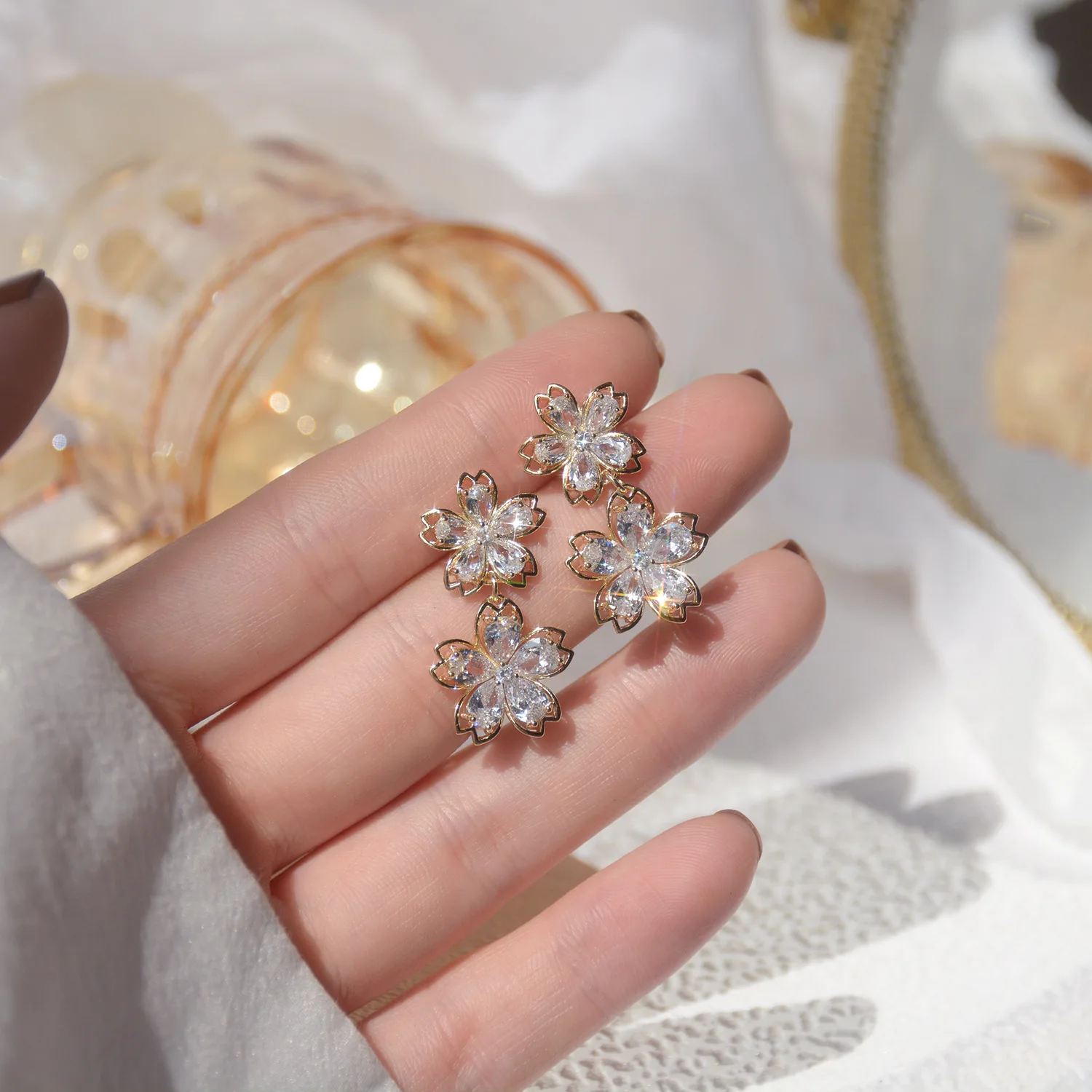 

Romantic 14K Gold Plated Super Shiny Double Flower Women's Earrings Shiny AAA Zircon CZ Earrings Fashion Wedding Jewelry Pendant