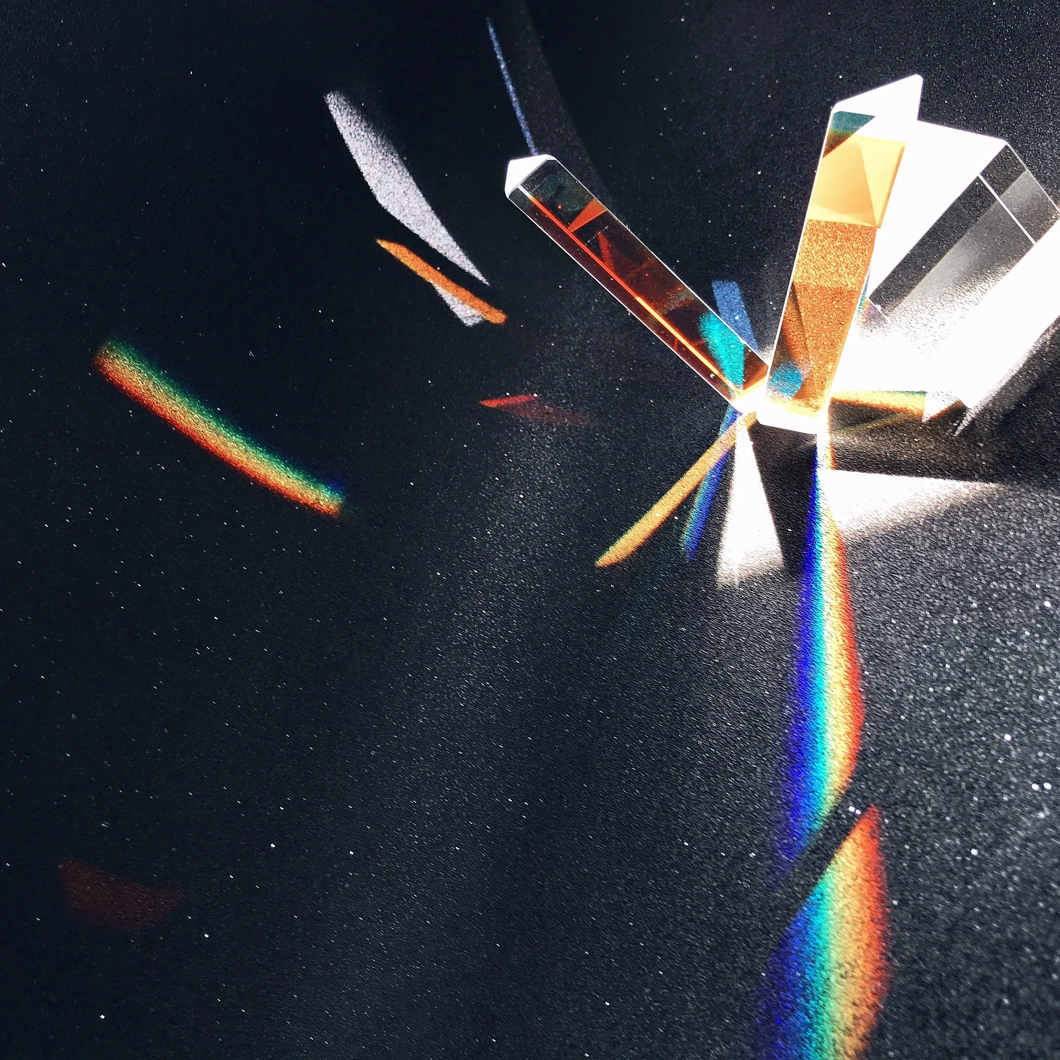 

Optical Glass Right Angle Reflecting Triangular Prism for Teaching Light Spectrum Rainbow Prism 15X15X90MM Right Angle Prism