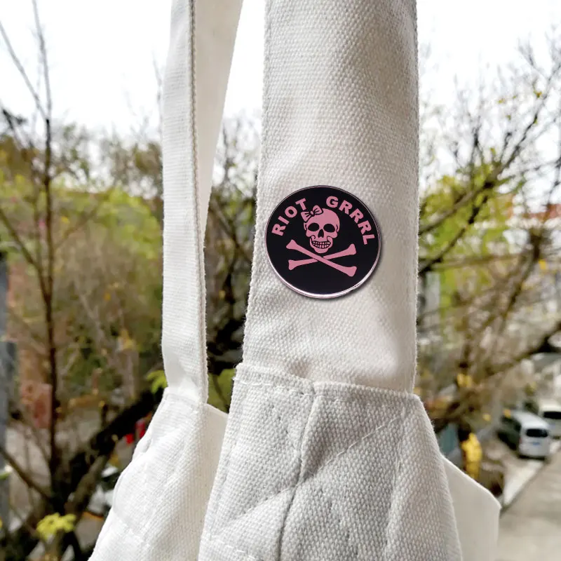 Брошь с эмалью в виде черепа готическом стиле | Украшения и аксессуары