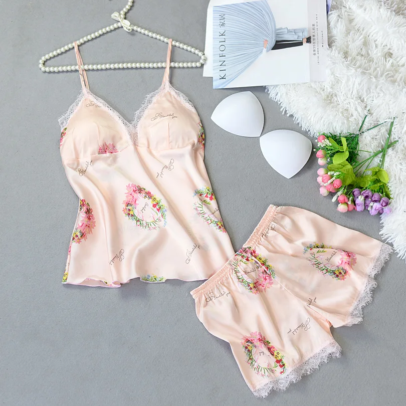 Женская пижама с принтом летняя шелковая нагрудной накладкой на тонких