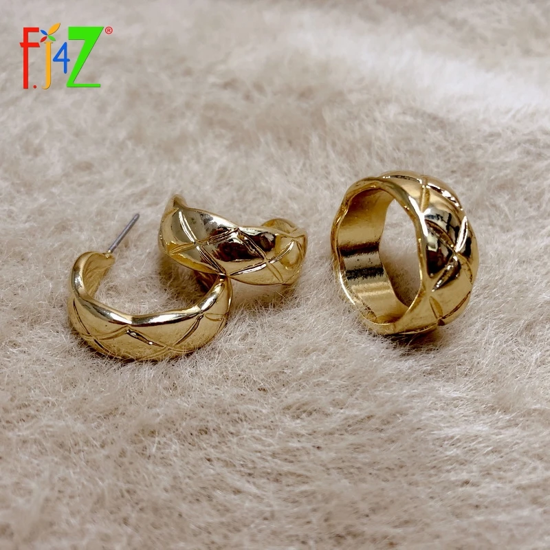 

F.J4Z 2020 Hot Women Hoop Earrings Textured Geometric Band Ring Ladies Hand Accessories Jewelry Dropship