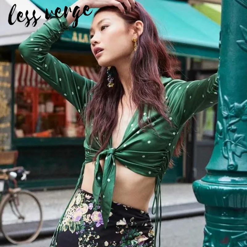 Женский Атласный топ в горошек Lessverge зеленый бандажный короткий с рюшами и v