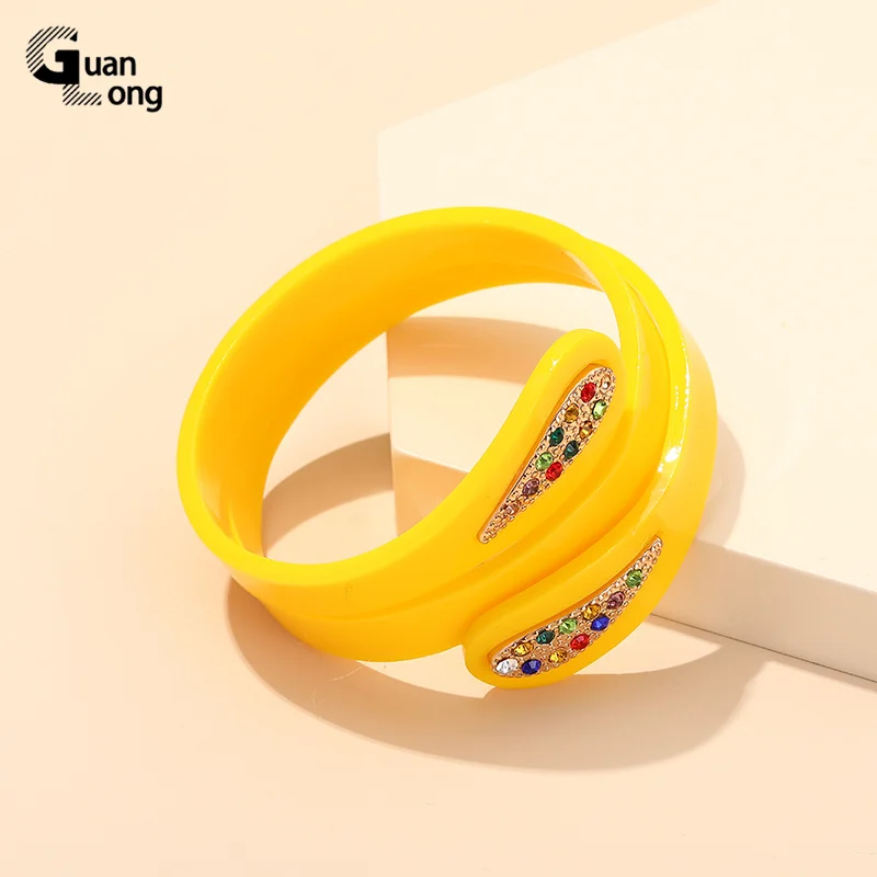 

Guanglong Fashion Resin Wide Bangle For Women 2021 Statement Indian Bracelets Bangles With Designer Charms For Girls Jewellery