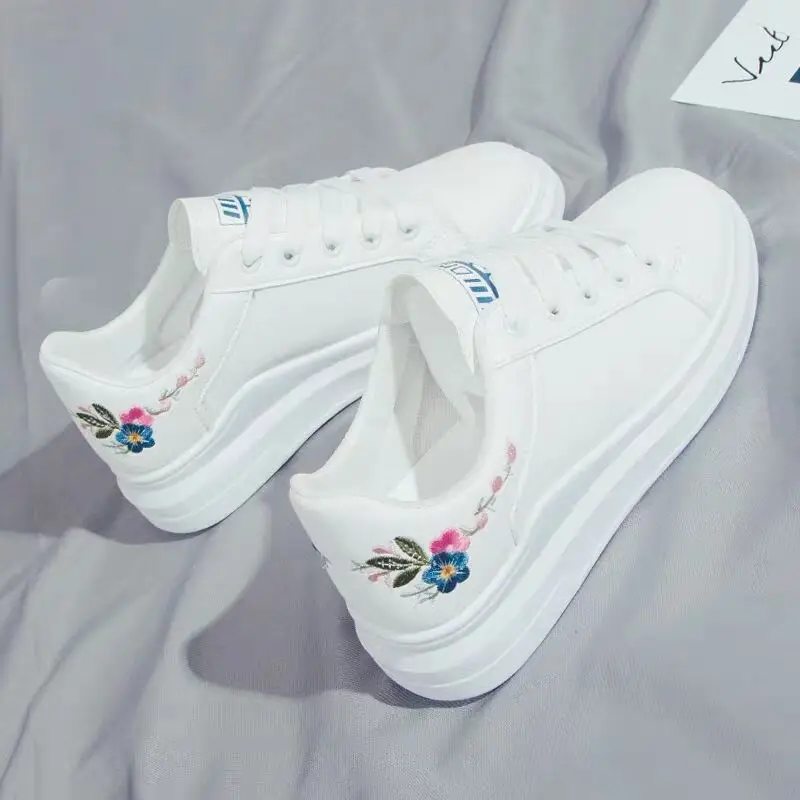 

White Shoes Women's Autumn 2020 New Low-Top Student Flat Sports Casual Shoes Women's Breathable Leather Board Shoes