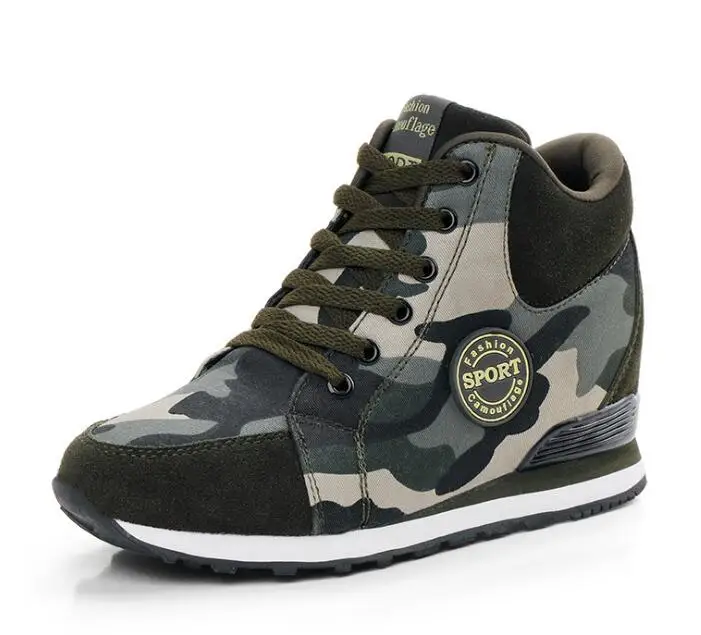 Высокие женские кроссовки из кожи и холста увеличивающие рост зимние