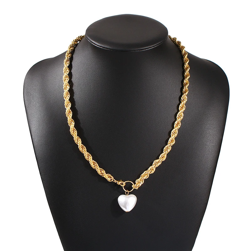 

Thick Chain Imitation Pearl Metal Necklaces Niche Simple Love Heart Pendants Clavicle Chain Vintage Chunky jewelry Accessories
