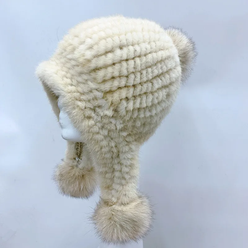 Шапка из натурального меха норки с ушным помпоном Лисьего белые бежевые зимние