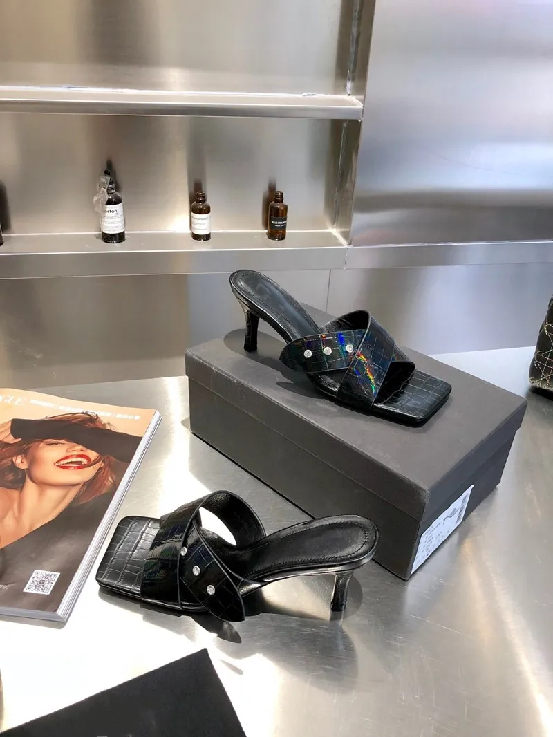 

Mid-Heel Woman Slippers Genuine Leather Crystal Square Toe Ladies Sandals Luxury Designer Brand Zapatos De Mujer Top Quality