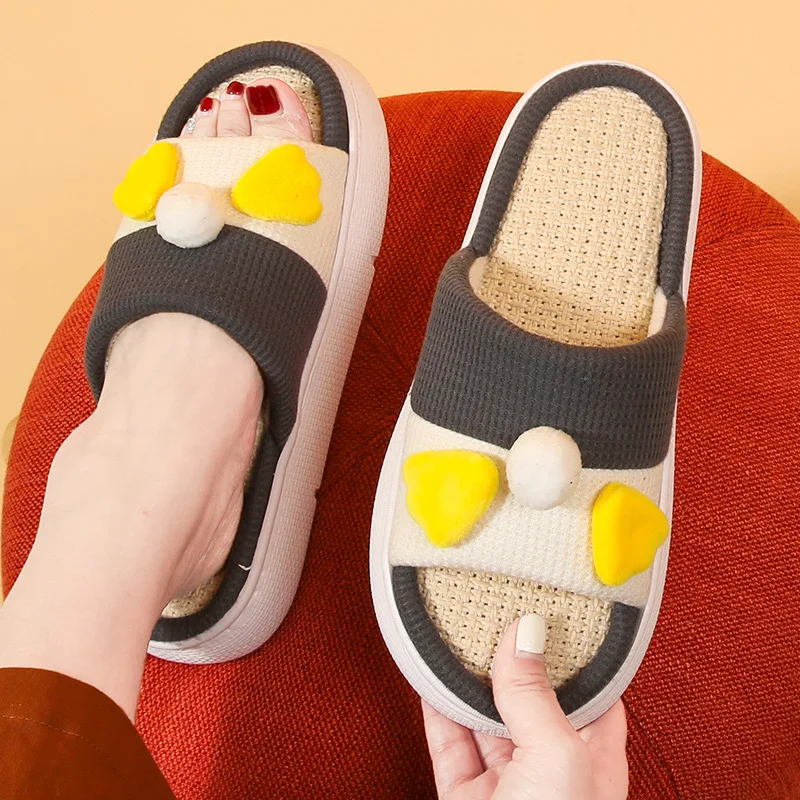 Four Seasons Linen Slippers Female Summer Home Non-Slip Indoor Home Ladies Cute Thick-Soled Home CouplesBath SandalsAnd Slippers