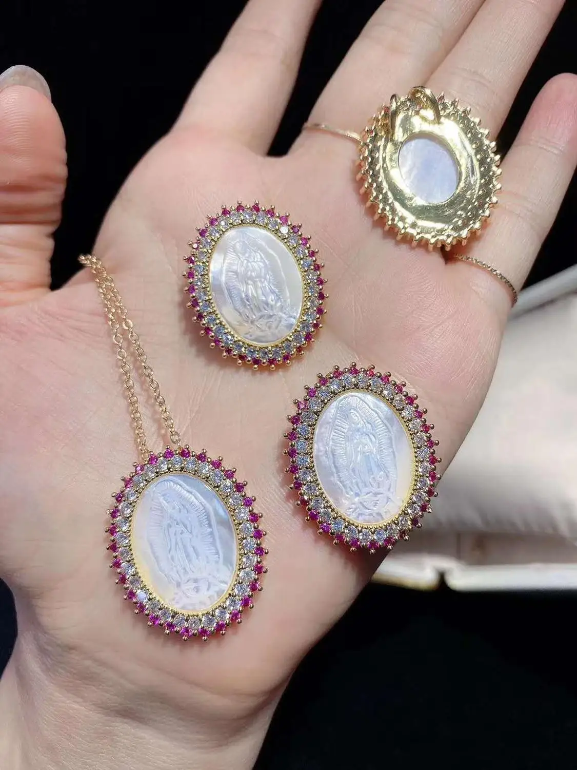 Женское ожерелье с подвеской 17 5 &quotв виде белой раковины разноцветным кубическим