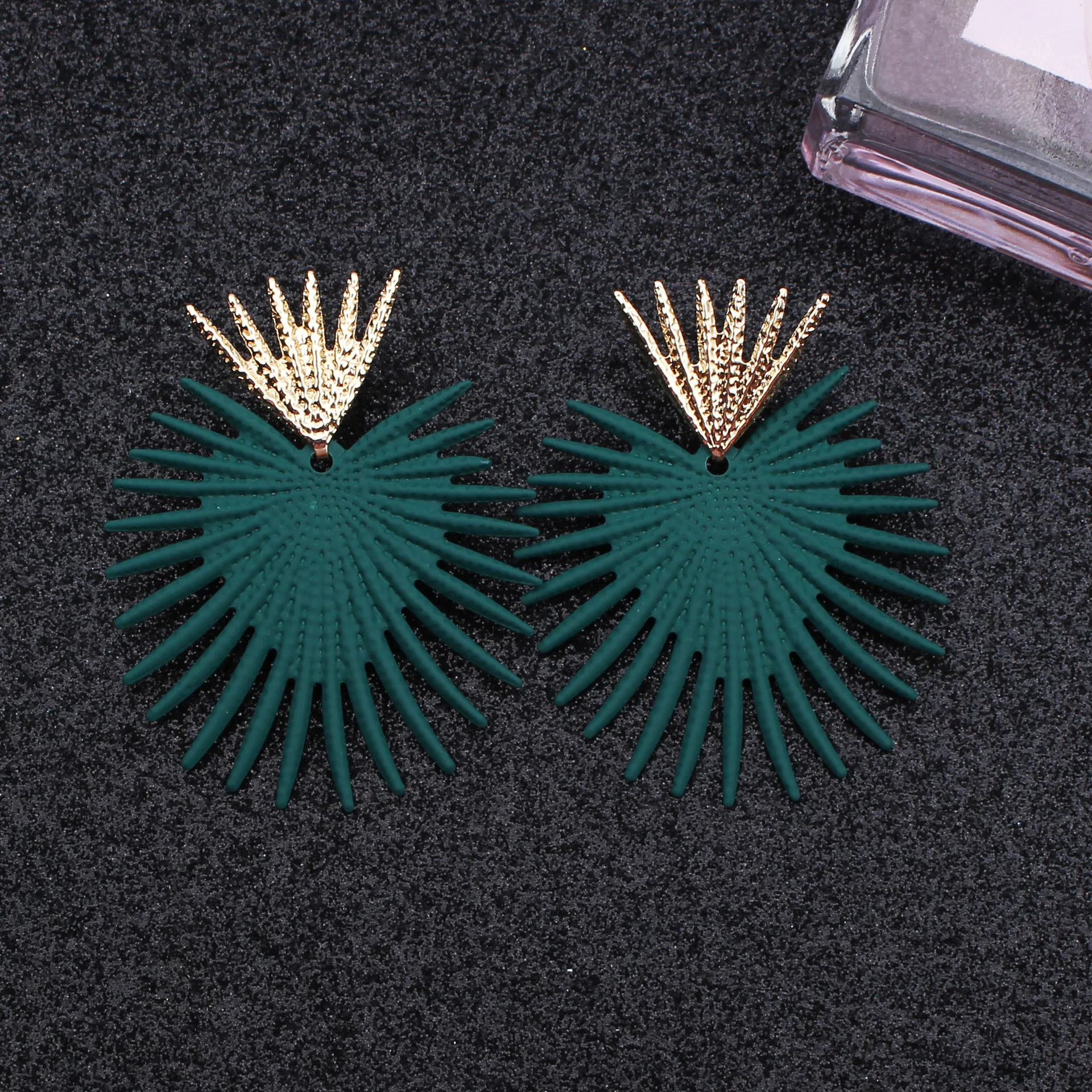 Exaggerated Metal Hanging Earring for Women European Fashion Hedgehog Shape Earrings Wedding Party Jewelry Boho Beach Gift | Украшения и