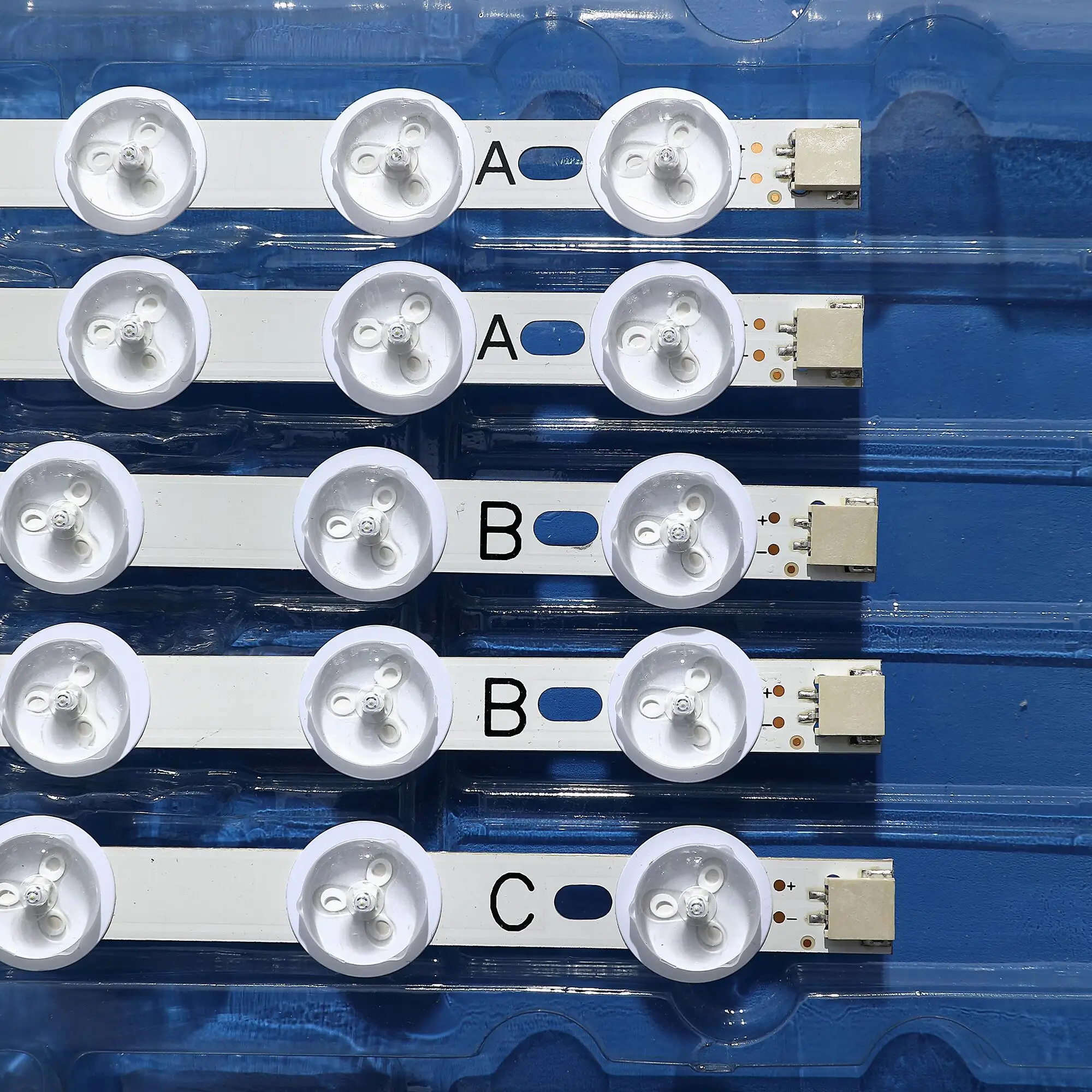 Светодиодная лента для TOSHIBA 40L3433DG 39PF3025D 40L3453DB 40L1333DB P40LED13 | Освещение