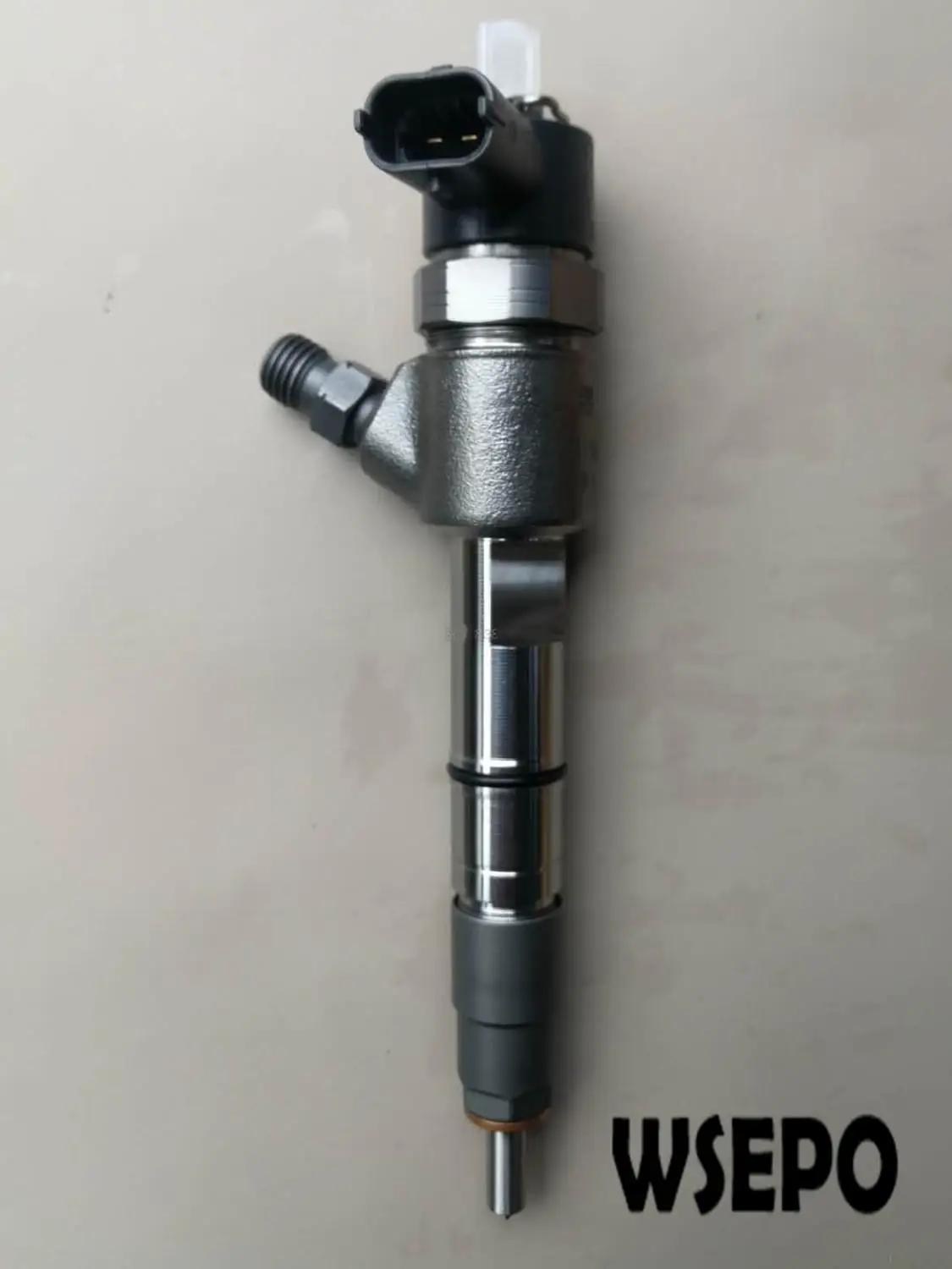 

Высококачественная замена электронного топливного инжектора Common Rail Assy. P/N 0445110449 для многоцилиндрового тяжелого дизельного двигателя
