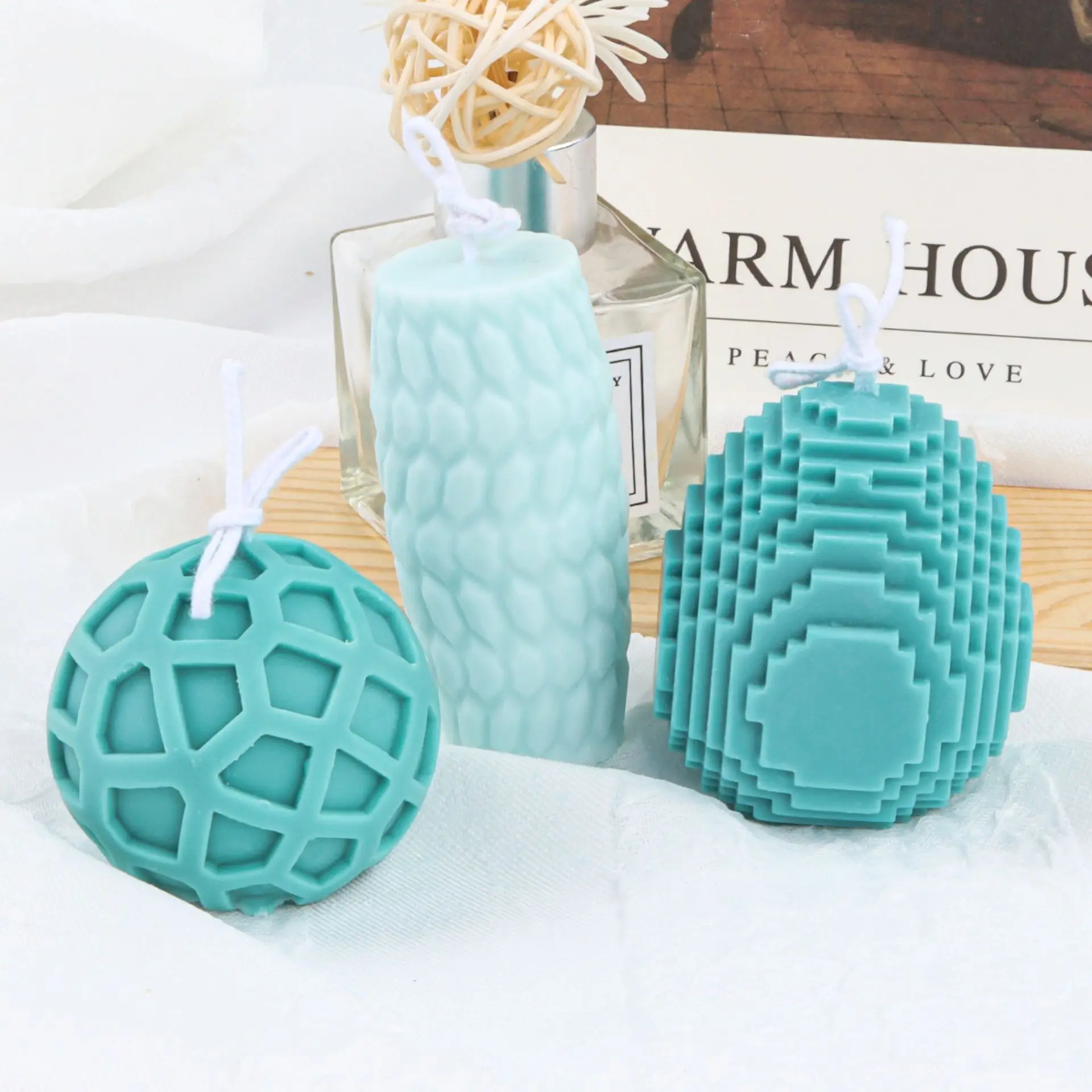 Силиконовая форма в виде пасхальных яиц ароматизированных свечей для